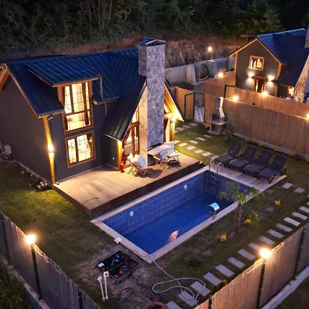 Mayan Bungalows Hotel *